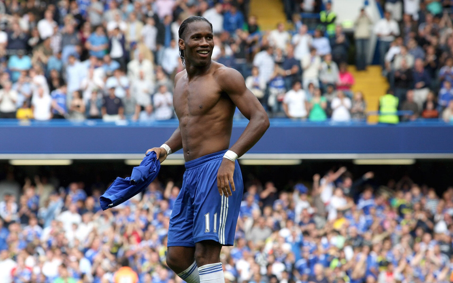 田径赛场焦点！英格兰队对阵克罗地亚队，关键一战，双方鏖战至最后一刻